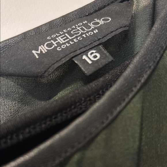 Green and Black Striped Knee-Length Sleeveless Dress - Picture 2 of 5